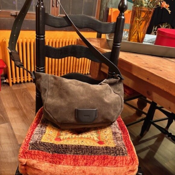 AllSaints Madea Slouch Suede Shoulder Bag ~ Olive Green ~ NEW WITH TAGS - Picture 4 of 9